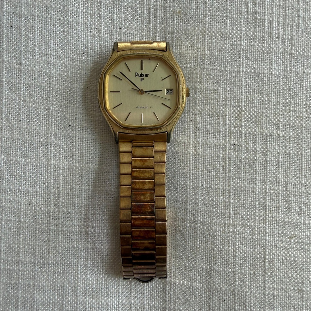 Vintage Pulsar Quartz Gold Tone Octagon Watch Y562-5000 Date Indicator